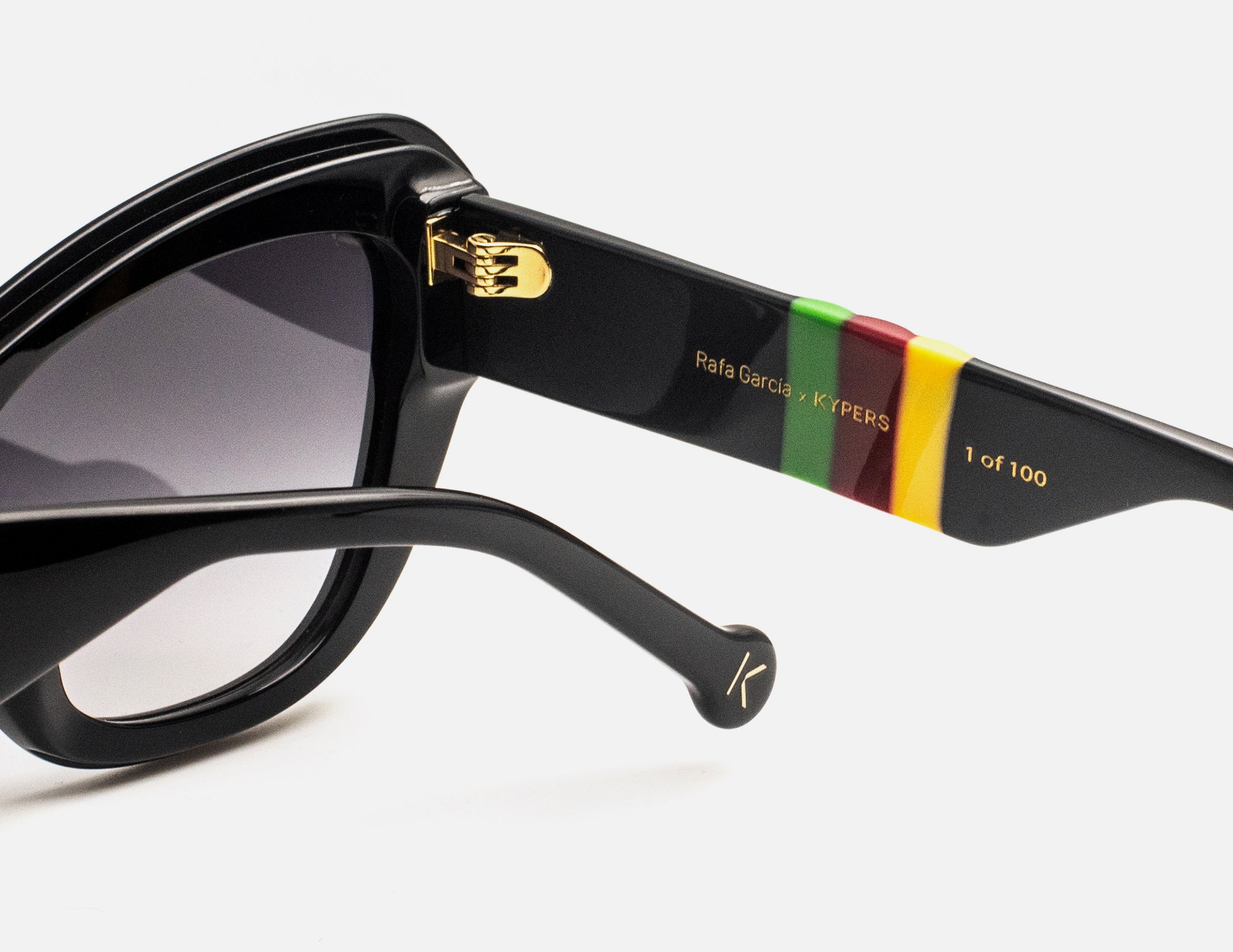 Chroma Black - Grey Gradient